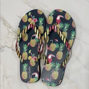 VERA BRADLEY Pineapple Print Flip Flops